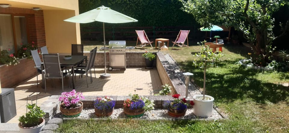 Patio, Day, Summer, Garden, Balcony/Terrace, Garden view, Internal: Not applicable to any particular room