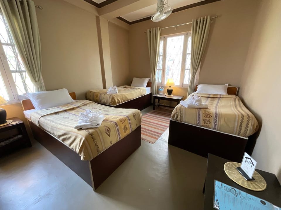 Bed, Bedroom, fireplace