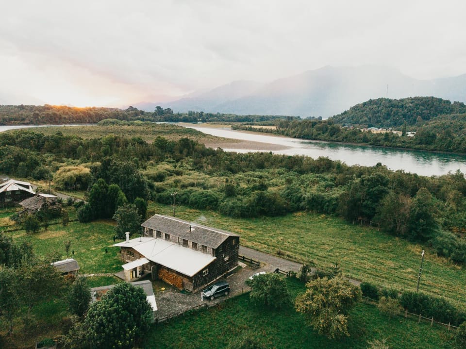 La Casona Puelo Lodge Bed and Breakfast in Los Lagos, Chile
