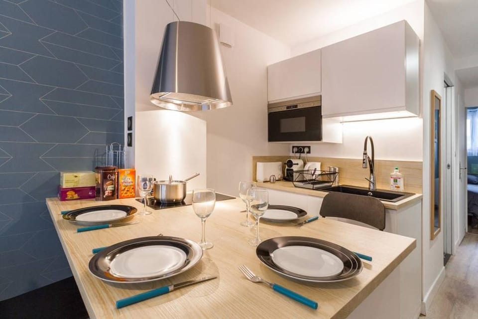 Kitchen or kitchenette