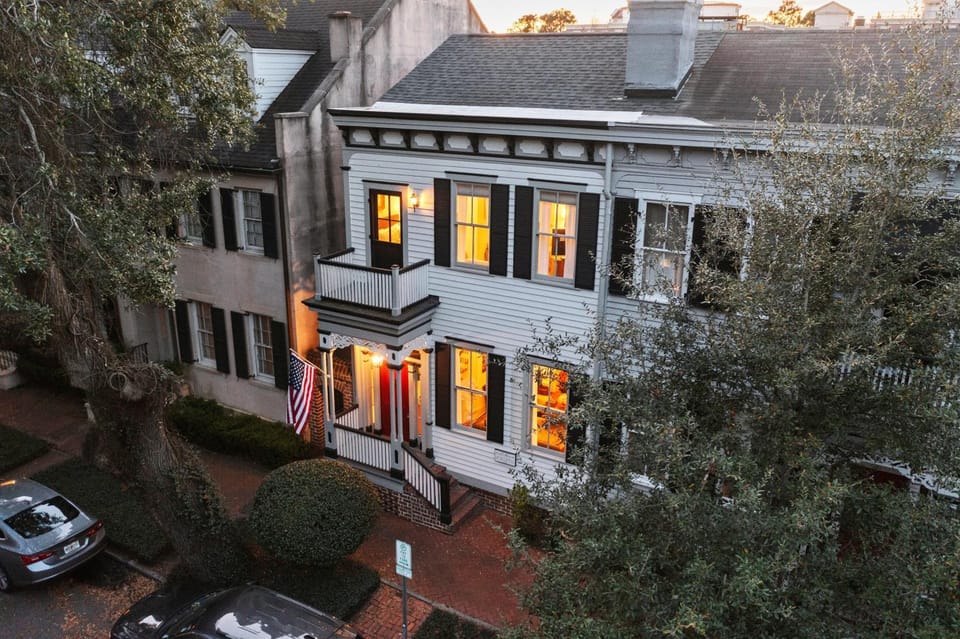 Carly`s Retreat House in Savannah