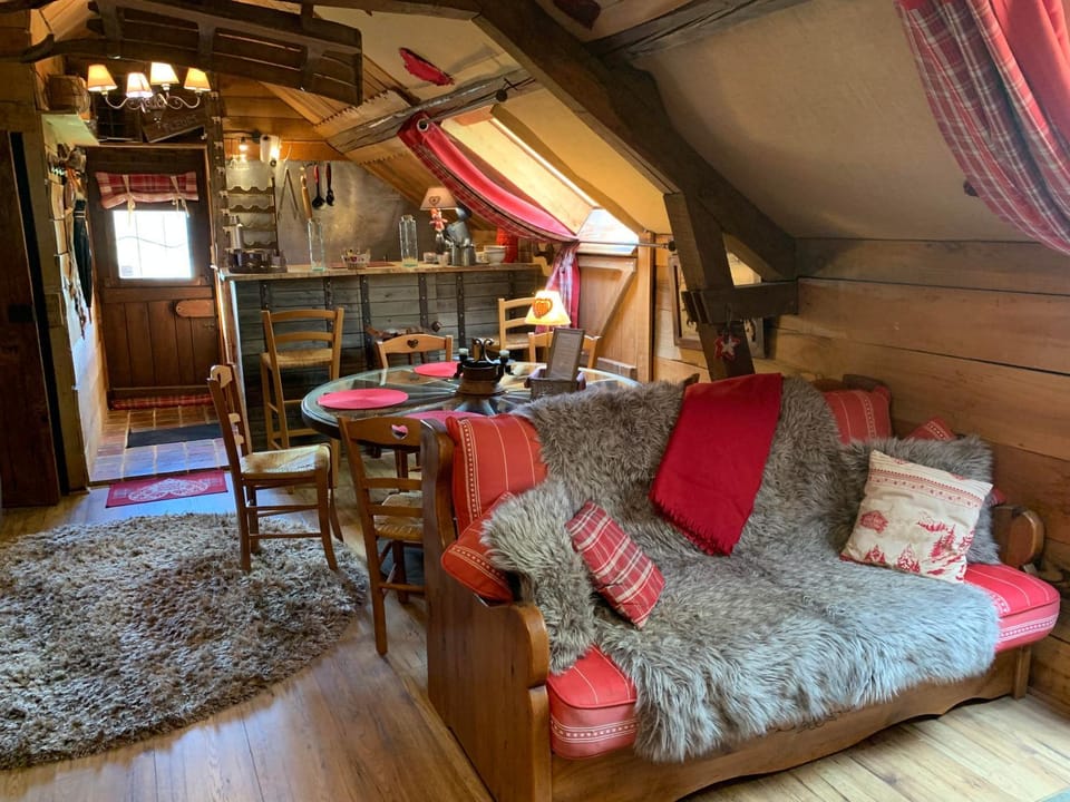 Gîte "Le Refuge" Dans un Domaine de 7ha Au Calme House in Normandy