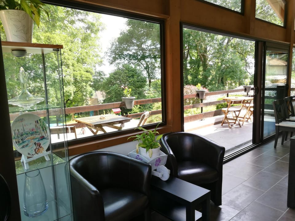 Living room, Garden view