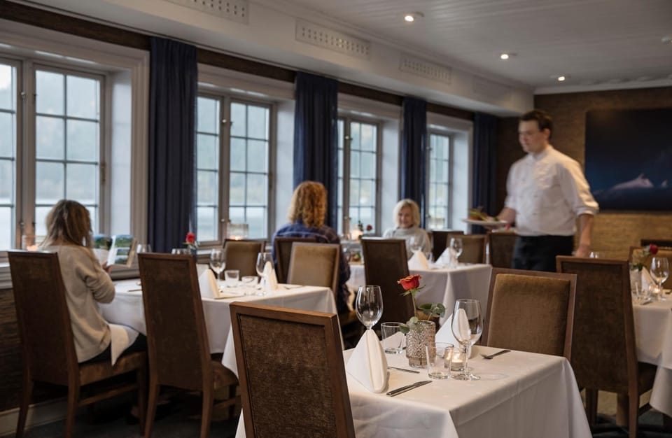 Restaurant/places to eat, Restaurant/places to eat