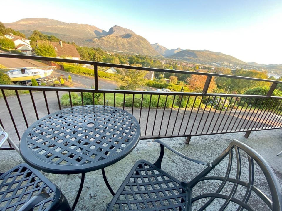 Balcony/Terrace, Mountain view