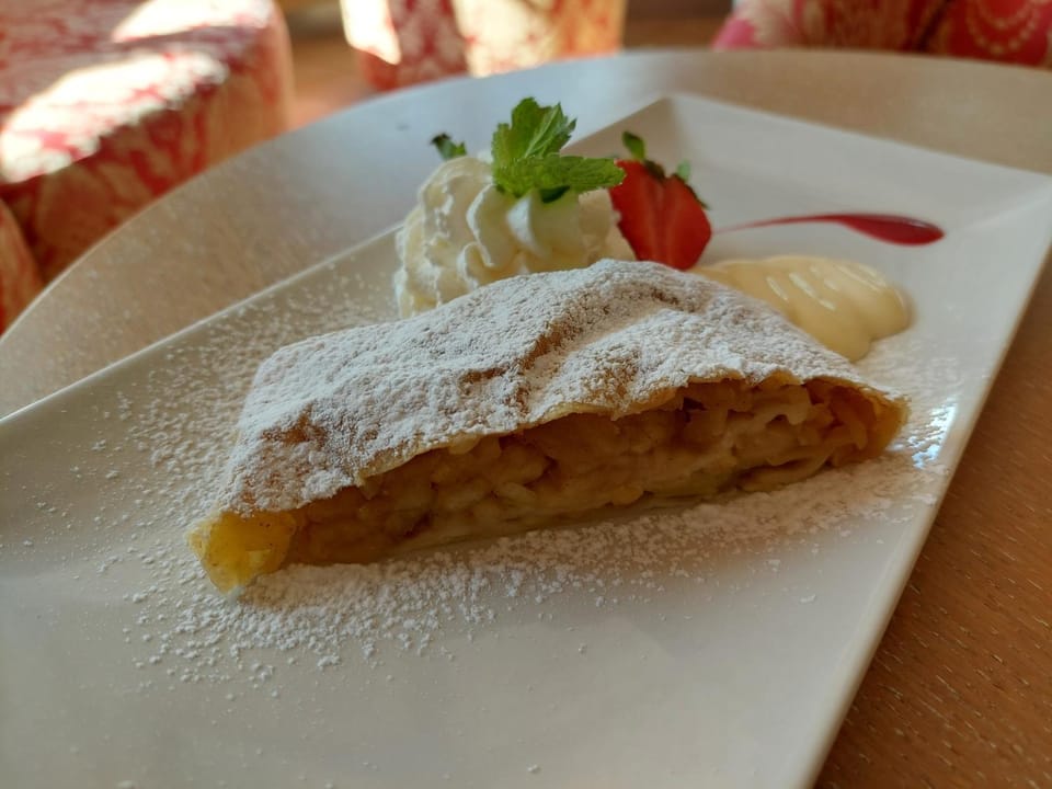 Food and drinks, Food, Breakfast, Continental breakfast, Lunch, Dinner