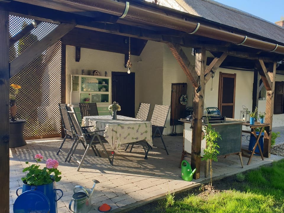 Property building, Balcony/Terrace