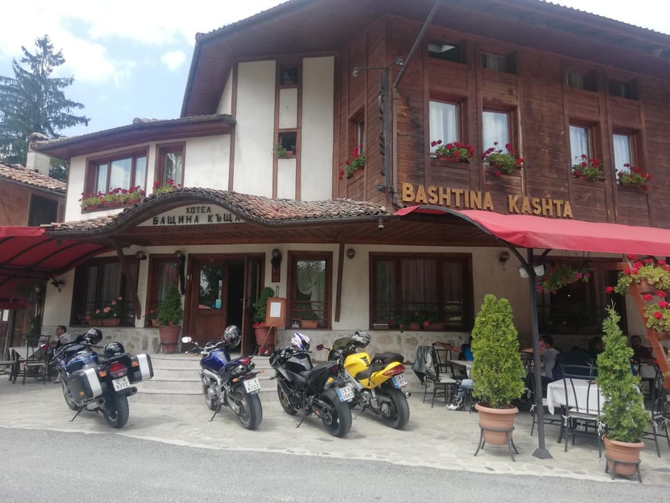Property building, Facade/entrance