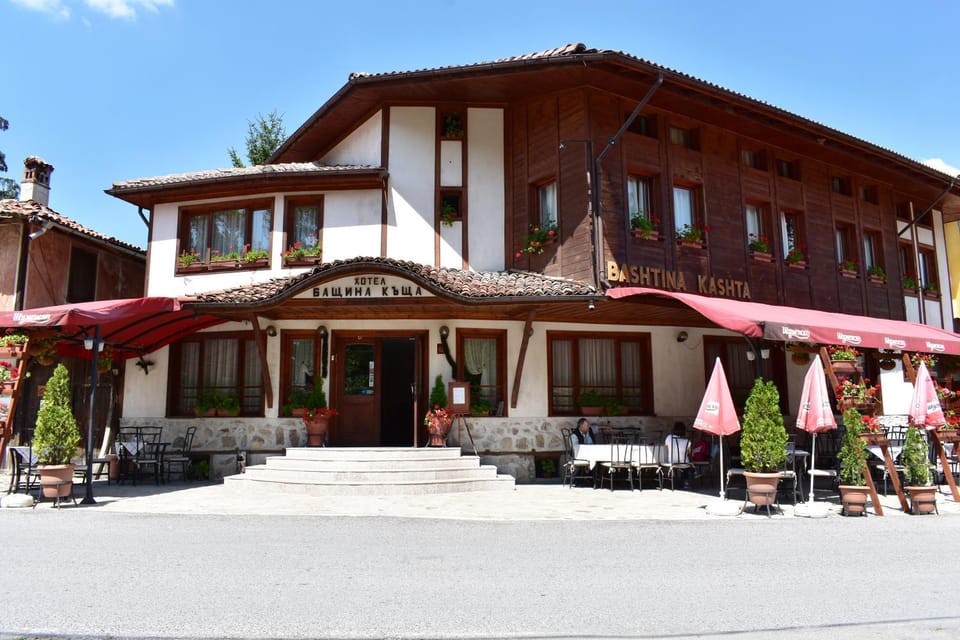 Facade/entrance
