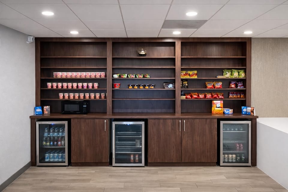 Food and drinks, Food