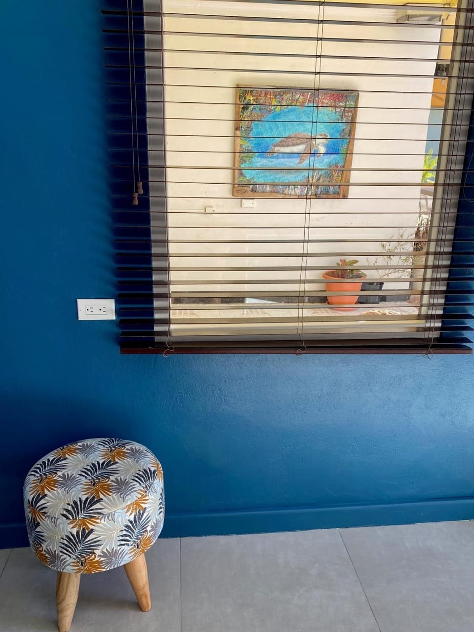 Seating area, Bedroom, Family