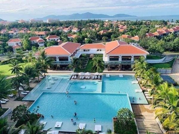 Bird's eye view, Swimming pool, Swimming pool