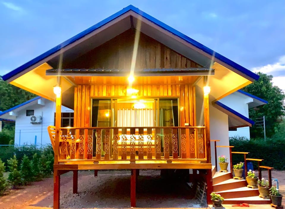 Koh Jum Paradise Resort Campground/ 
RV Resort in Krabi Changwat