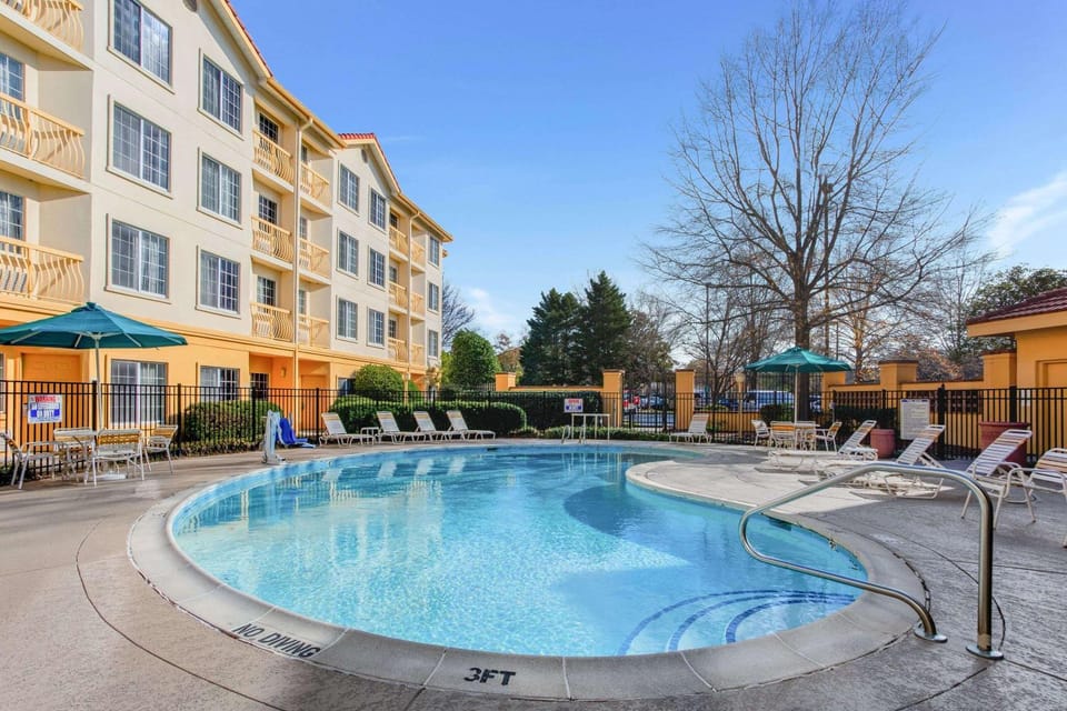 On site, Pool view, Swimming pool, Swimming pool