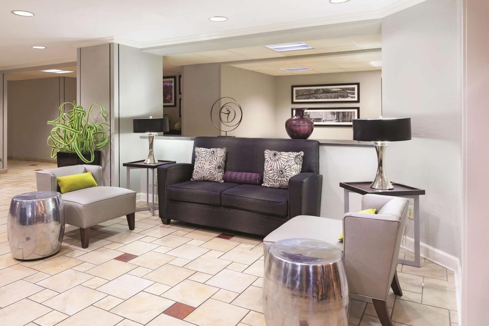 Lobby or reception, On site