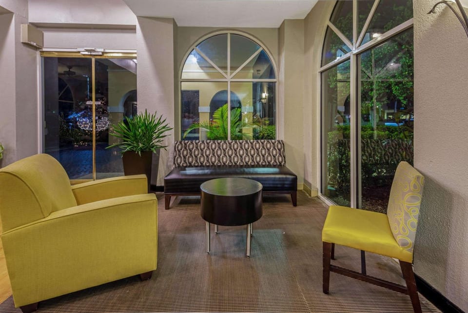 Lobby or reception, On site