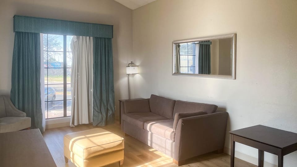 Living room, Bedroom