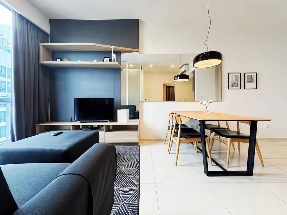 TV and multimedia, Living room, Seating area, Dining area