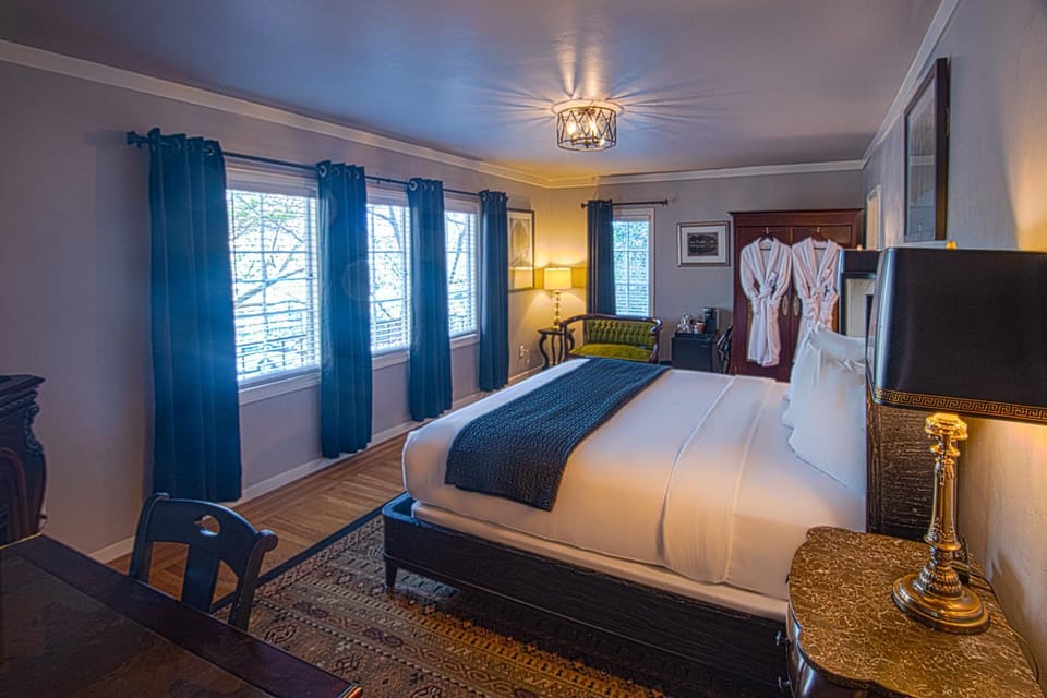 Bed, Bedroom