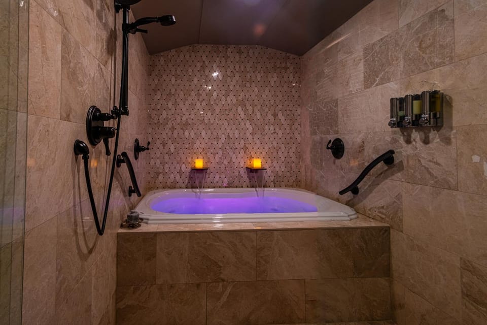 Shower, Hot Tub, Bathroom
