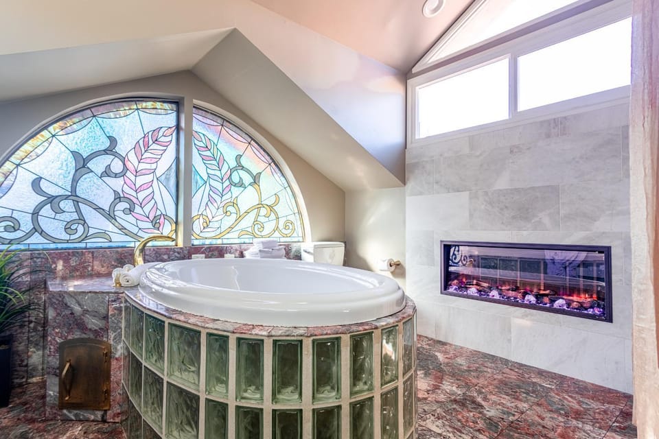 Hot Tub, Bathroom, flat iron