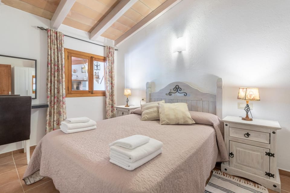 Property building, Living room, Bedroom