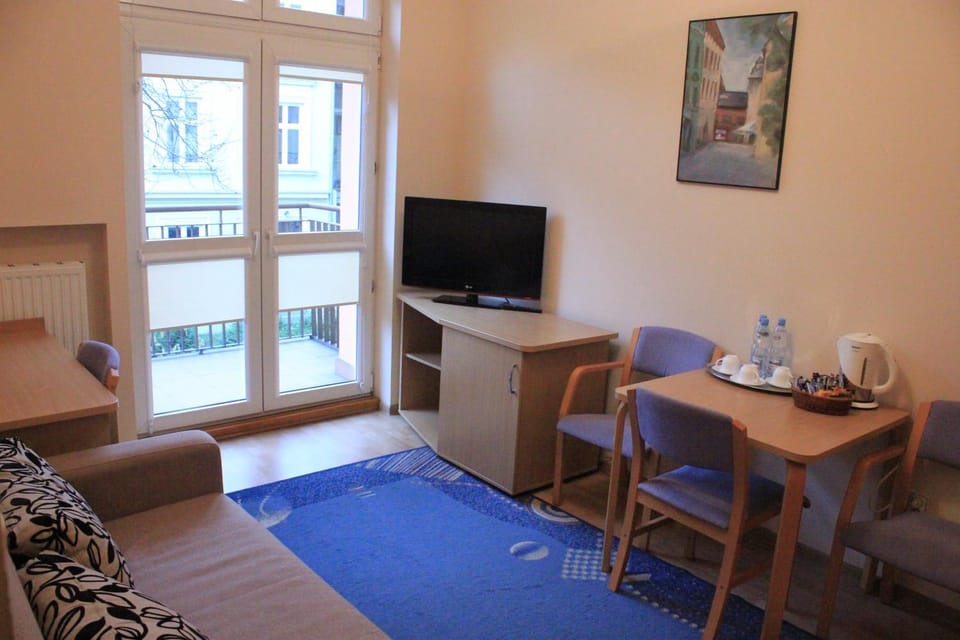 Coffee/tea facilities, Balcony/Terrace, Living room, Photo of the whole room, Seating area