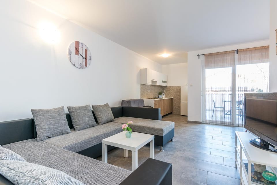 Pasko 4 modern furnished ap for 7 Apartment in Novalja