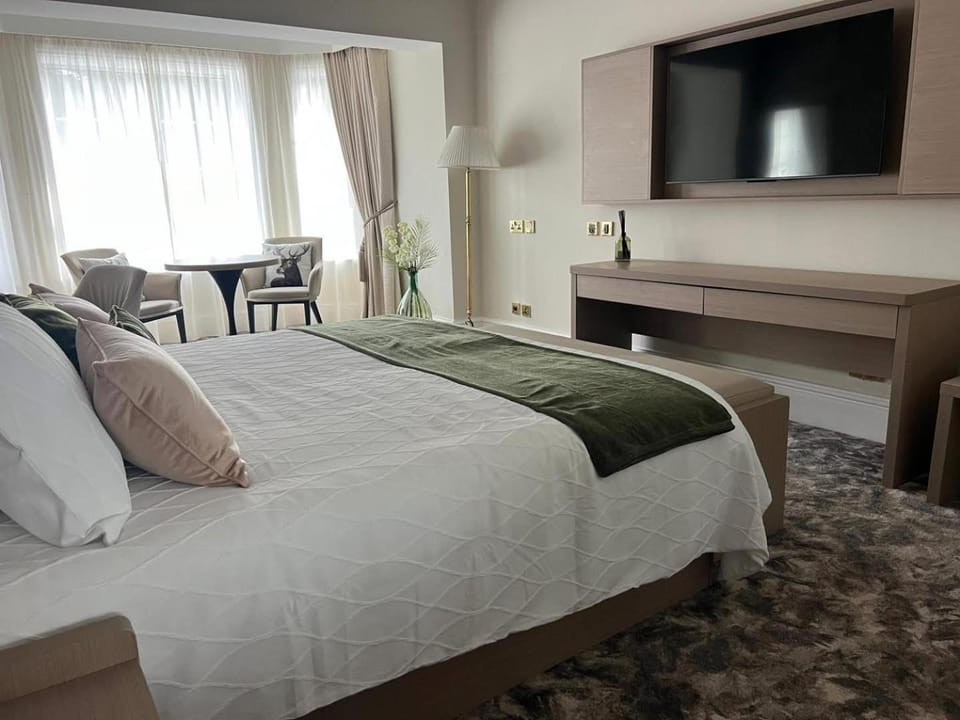 Bed, TV and multimedia