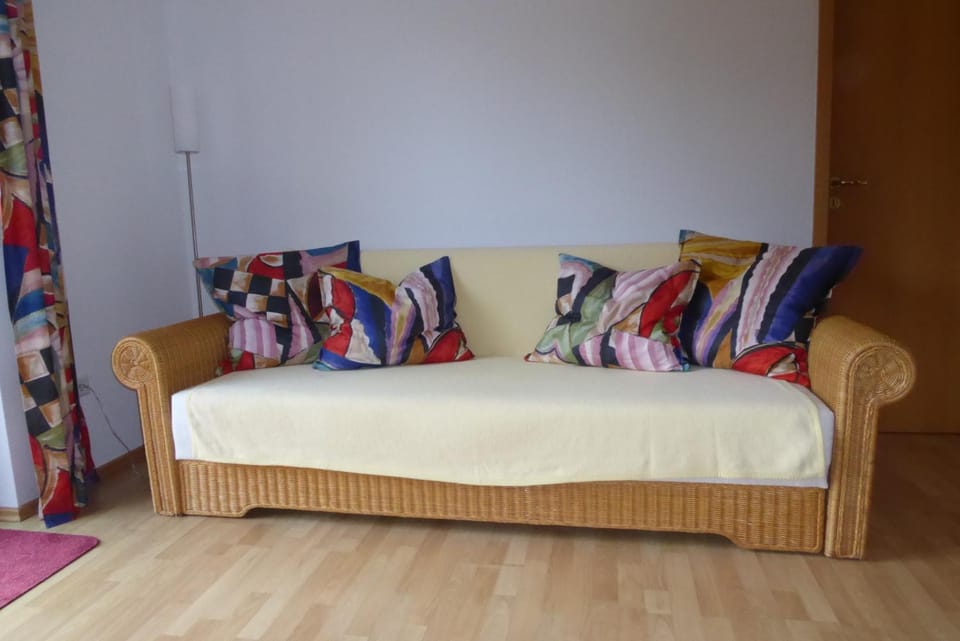 Living room, Photo of the whole room