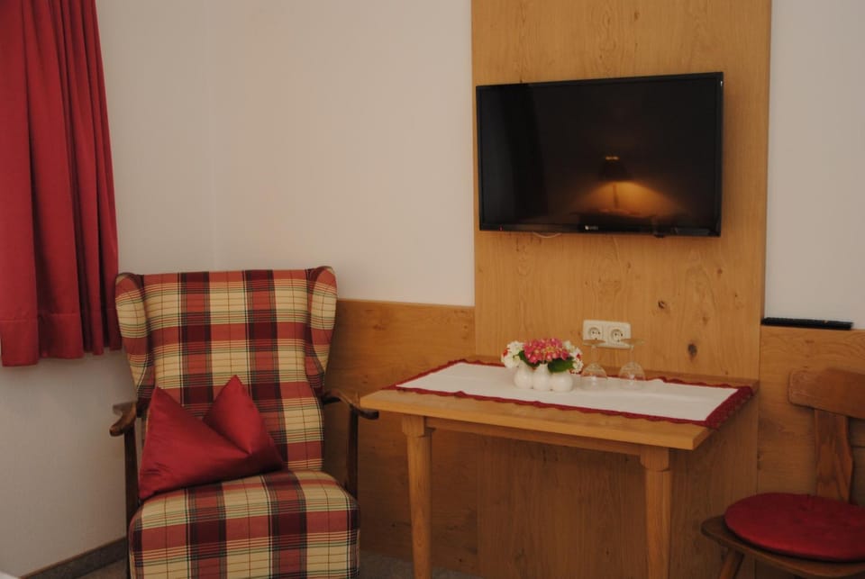 Gästehaus Rieser Bed and Breakfast in Mayrhofen