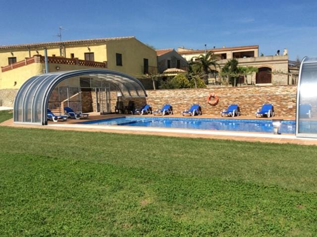 Day, Garden, Pool view, Swimming pool, sunbed