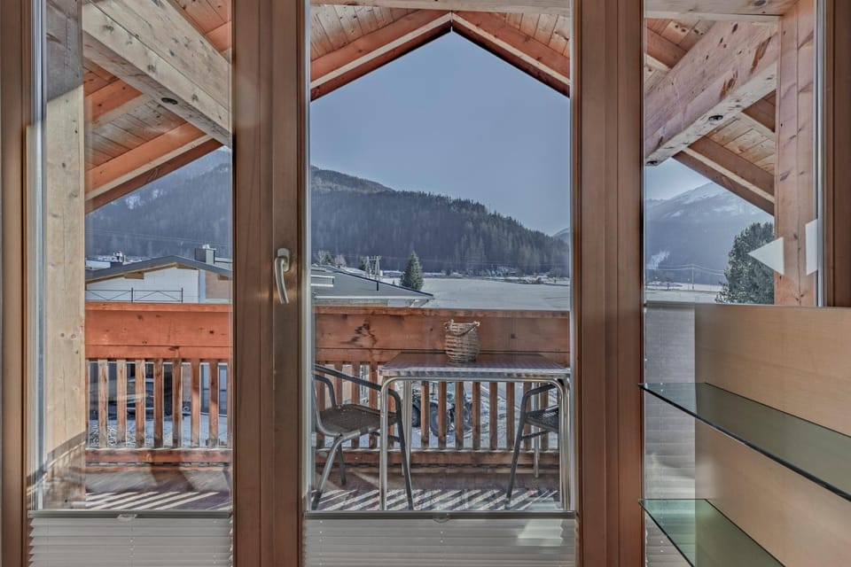 View (from property/room), View (from property/room), Living room