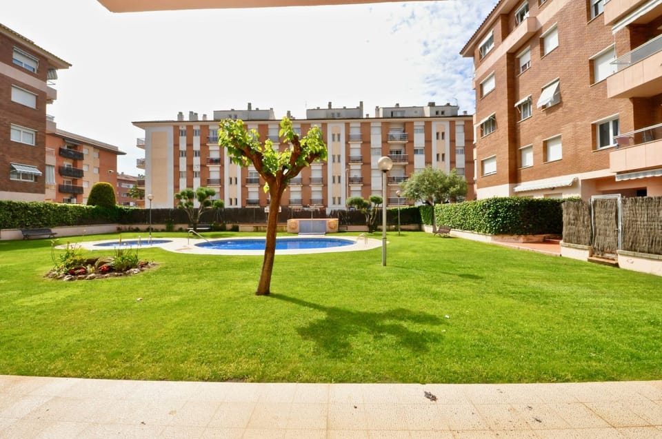 Property building, Garden, Swimming pool