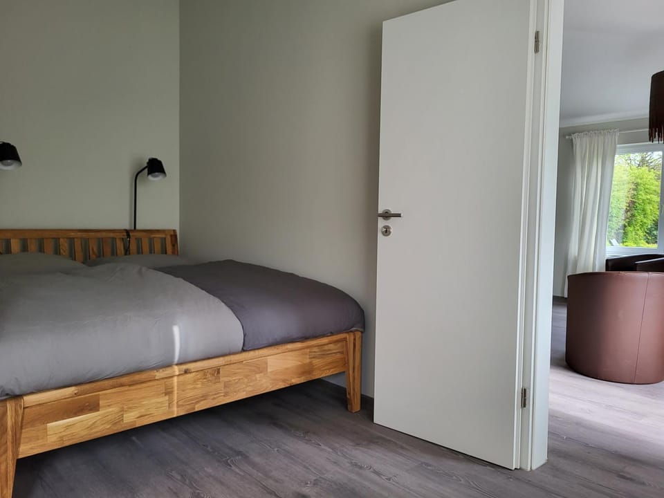 Ferienwohnung Bad Doberan - mit Garten und Terrasse - 2023 neu renoviert Apartment in Mecklenburg-Vorpommern, Germany