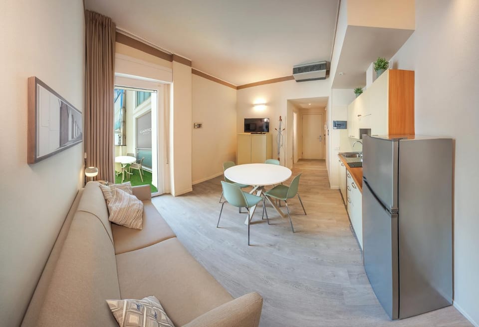 Living room, Dining area