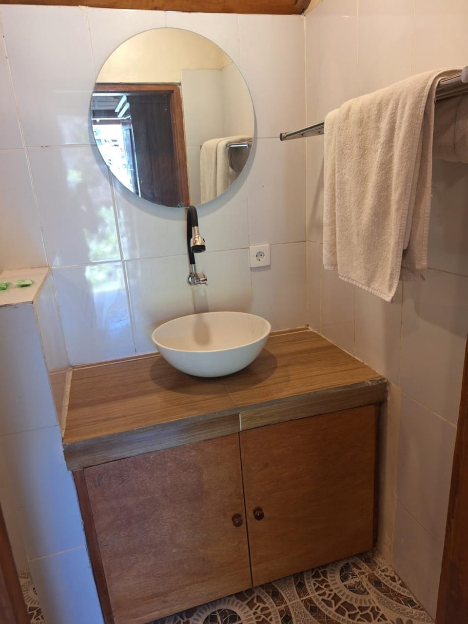 Bathroom, towels