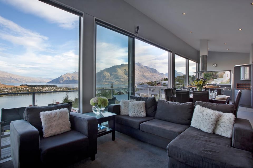 Day, Living room, Mountain view