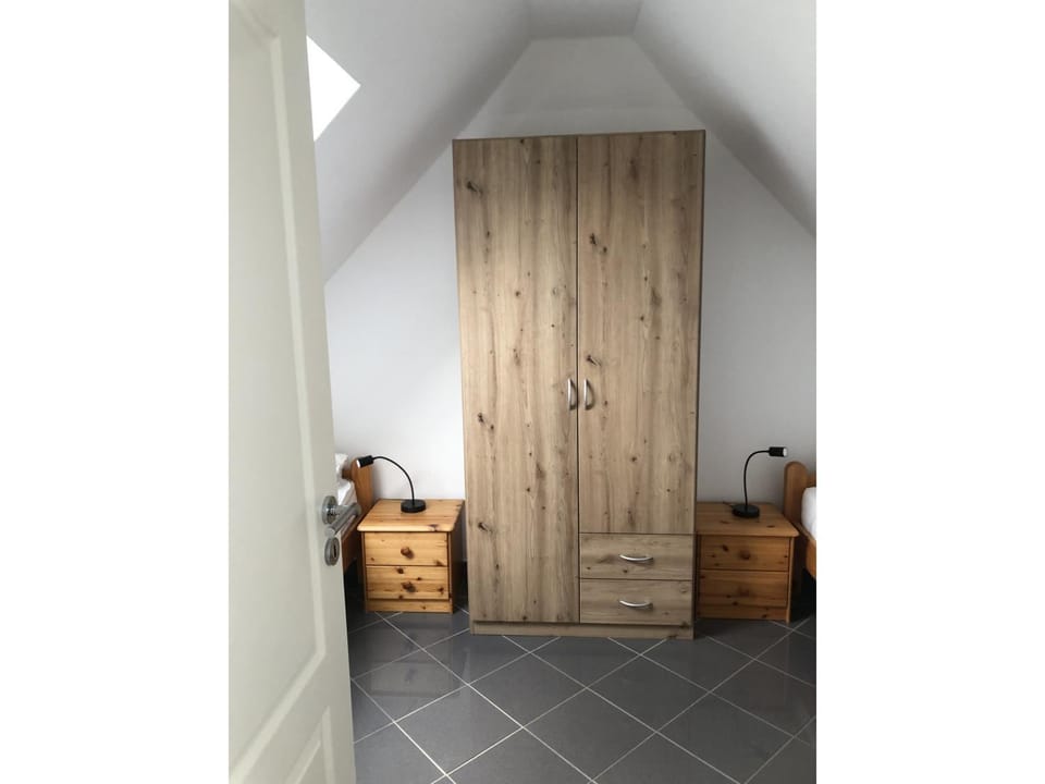Bedroom, wardrobe