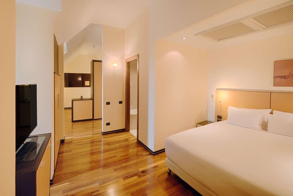 Photo of the whole room, Bedroom, On site