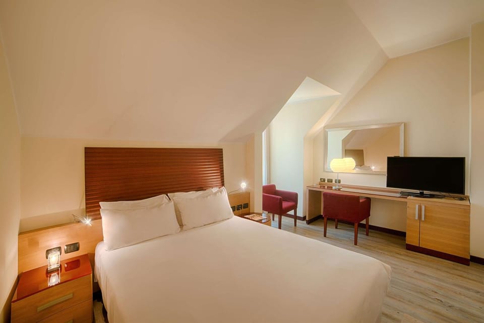 Photo of the whole room, Bedroom, On site