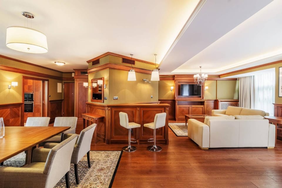 Living room, Seating area, Dining area