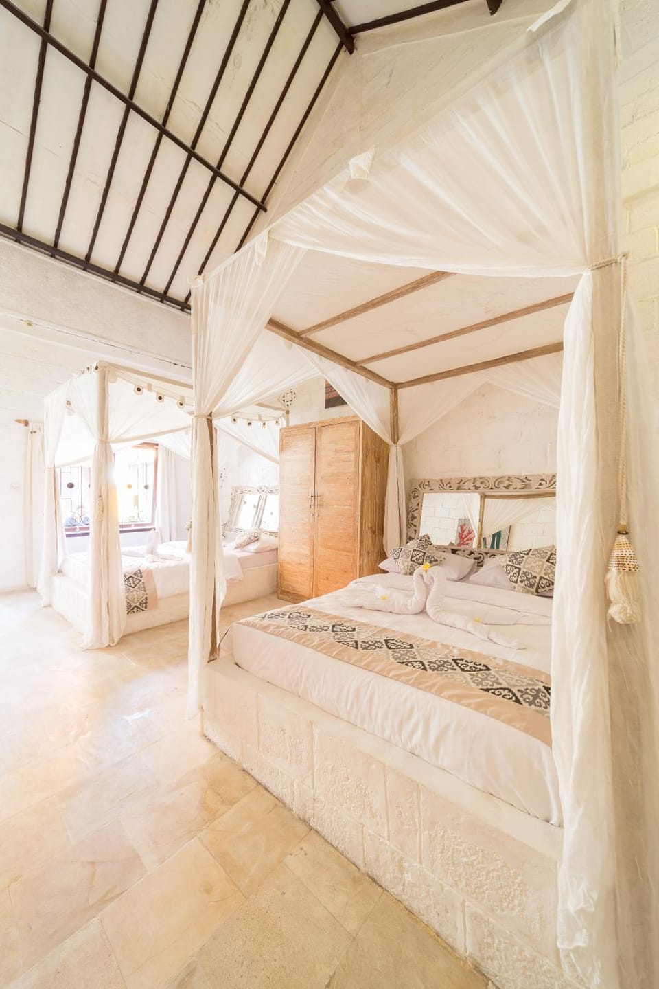 Shower, Patio, Bed, Garden, Bathroom, Balcony/Terrace