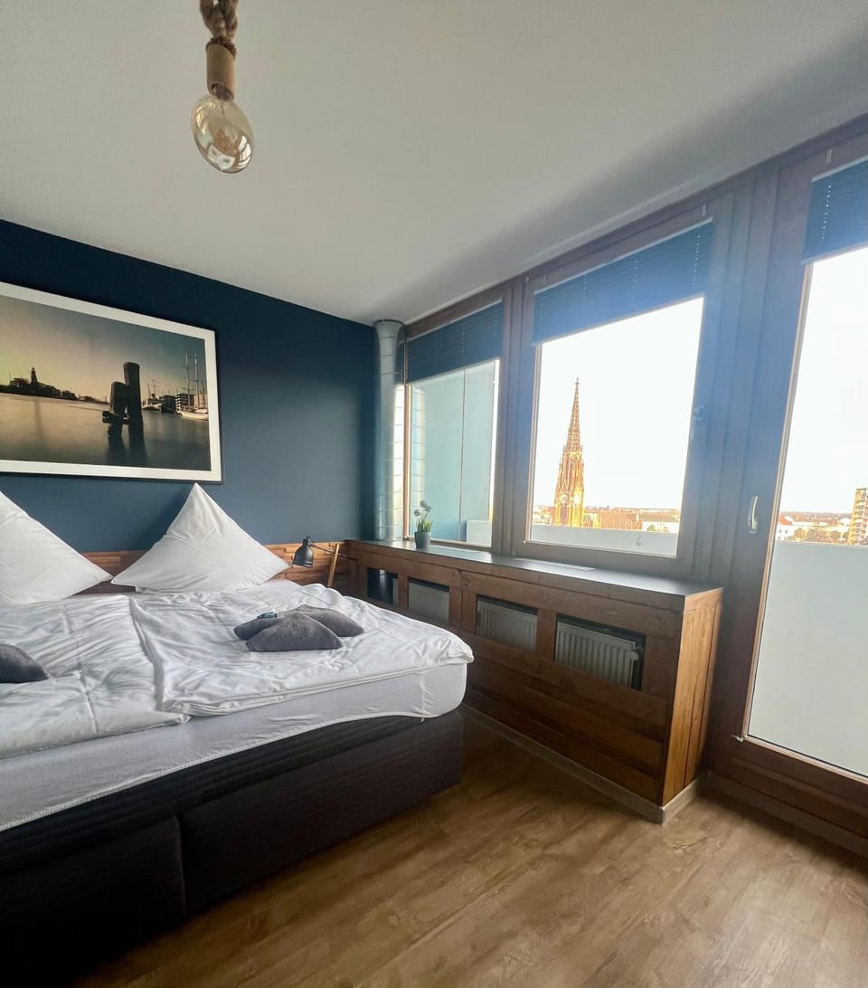 Bed, Photo of the whole room, Bedroom, City view
