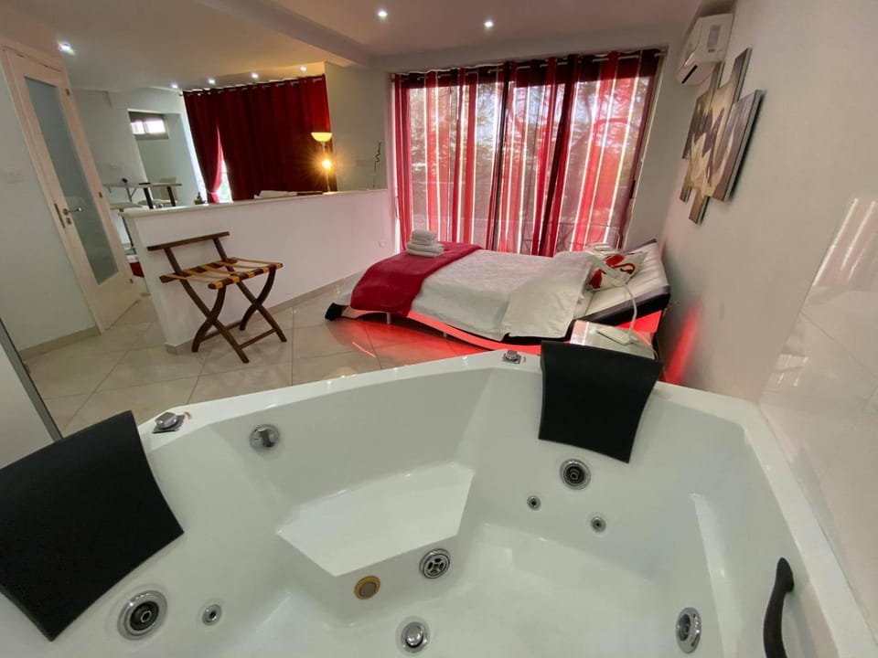 Mesogios House Suites Apartment in Larnaca