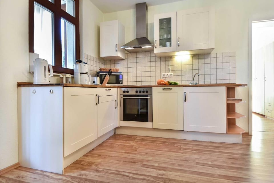 Kitchen or kitchenette, minibar, pet friendly, stove