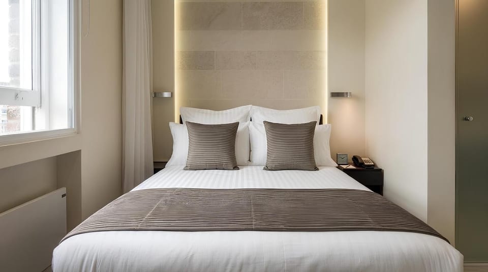 Bed, Bedroom, heating