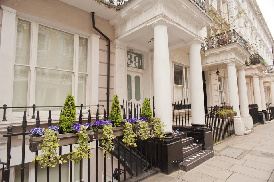 Property building, Facade/entrance