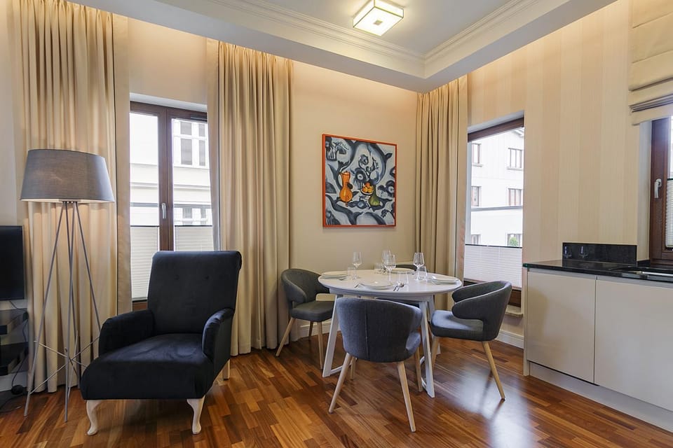 Living room, Dining area