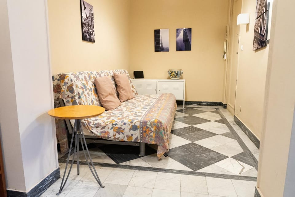 Bed, Living room, Photo of the whole room, Bedroom